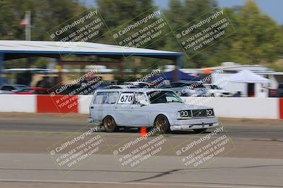 media/Oct-02-2022-24 Hours of Lemons (Sun) [[cb81b089e1]]/1020am (Front Straight)/